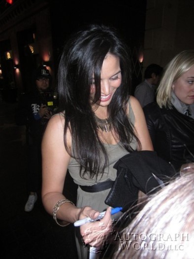 Katrina Law autograph