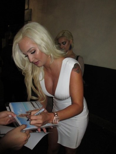 Kaylea Smith autograph