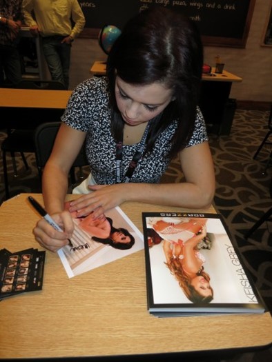 Keisha Grey autograph