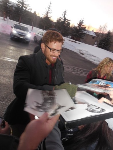 Kellan Lutz autograph