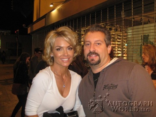 Kelly Carlson autograph