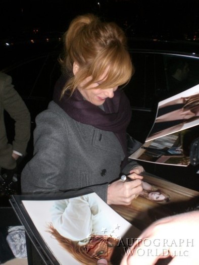 Kelly Reilly autograph