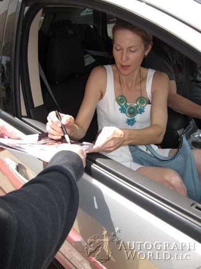 Kelly Rutherford autograph
