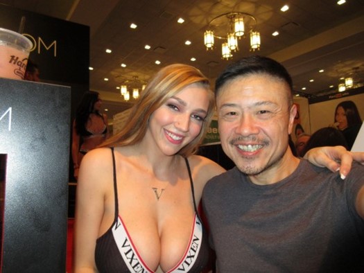 Kendra Sunderland autograph