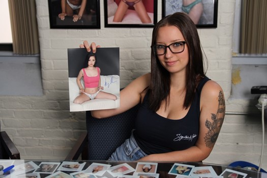 Kenzie Rose autograph