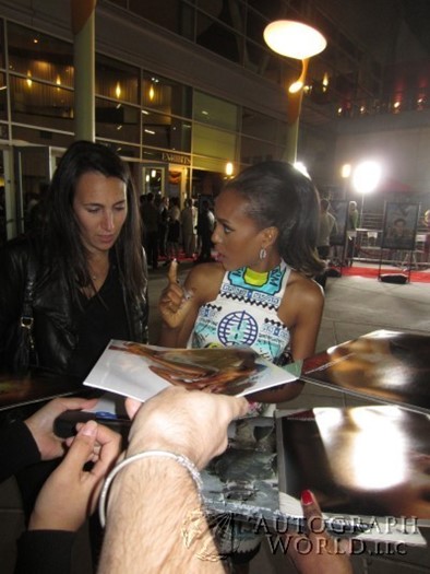 Kerry Washington autograph