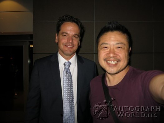 Kevin Downes autograph