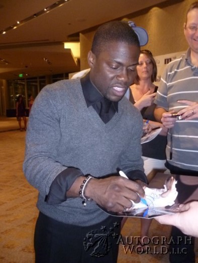Kevin Hart autograph