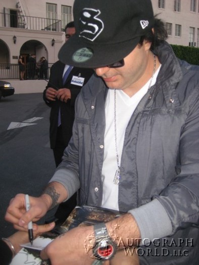 Kevin Rudolf autograph