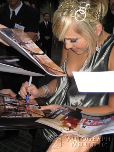 Kherington Payne autograph