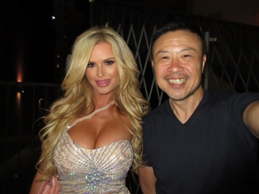 Kina Tavarozi autograph