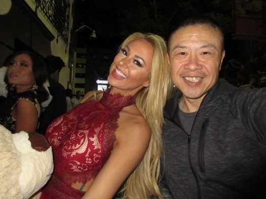 Kindly Myers autograph