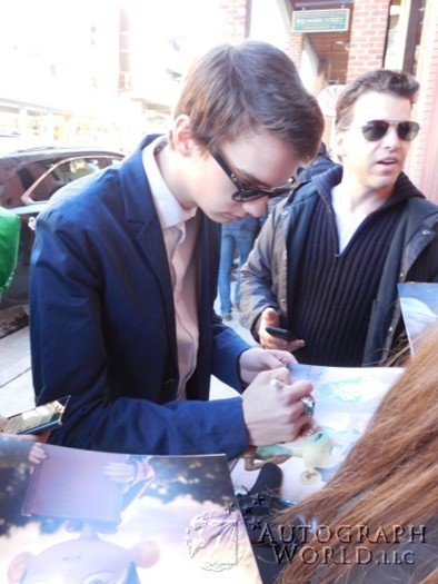 Kodi Smit-McPhee autograph