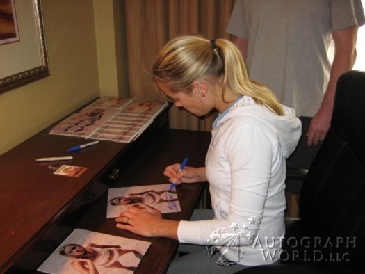 Kristanna Loken autograph