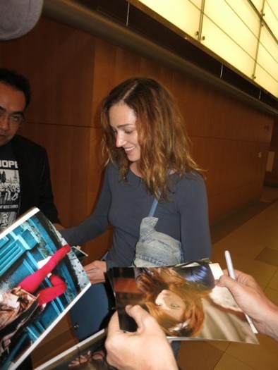 Kristen Connolly autograph