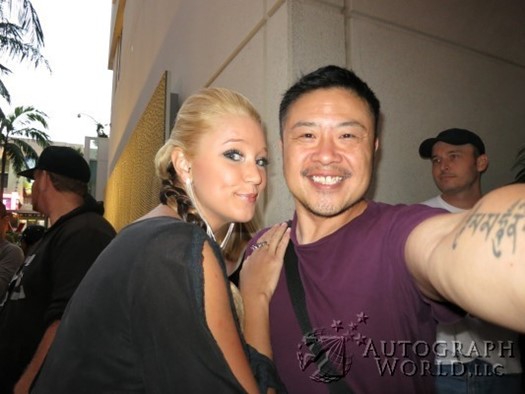 Kristen Renton autograph