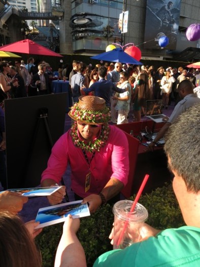 Kuana Torres-Kahele autograph