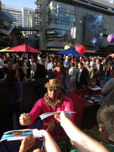 Kuana Torres-Kahele autograph