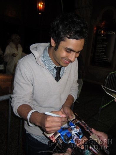 Kunal Nayyar autograph