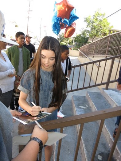 Landry Bender autograph