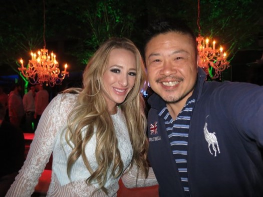 Laura Cavender autograph