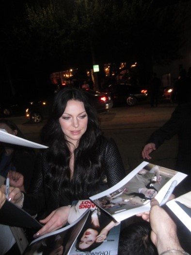 Laura Prepon autograph