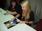 Laura Vandervoort signing proof