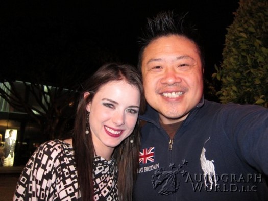 Laura Wiggins autograph