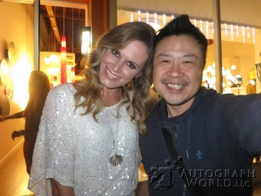 Lauren Shaw autograph