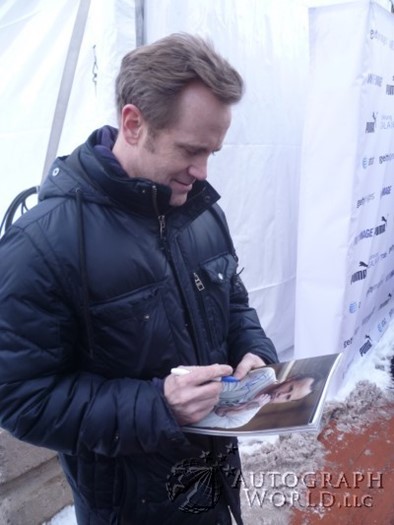 Lee Tergesen autograph