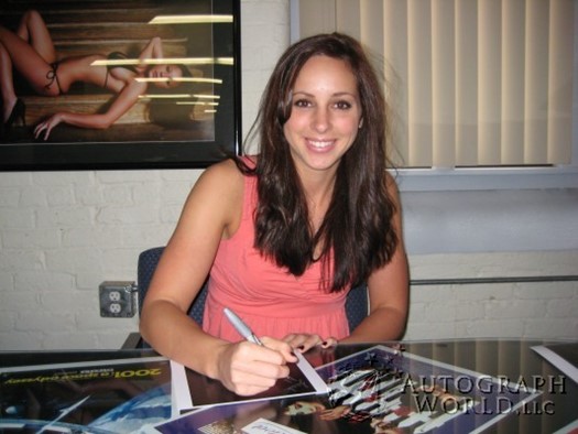 Leigh Moore autograph