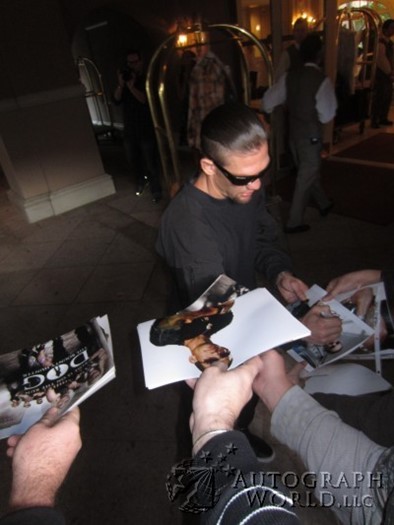 Leland Chapman autograph