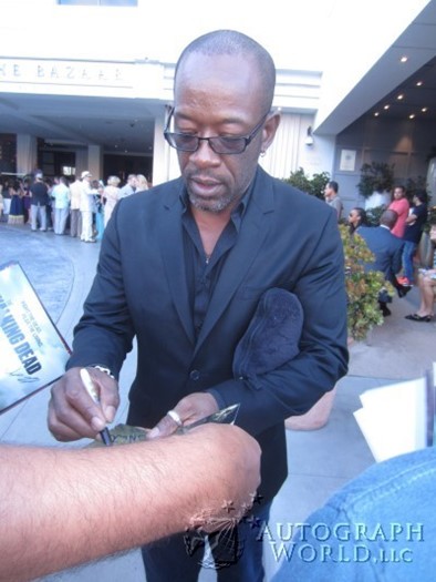 Lennie James autograph