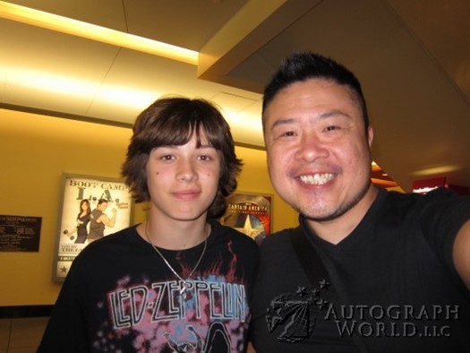 Leo Howard autograph