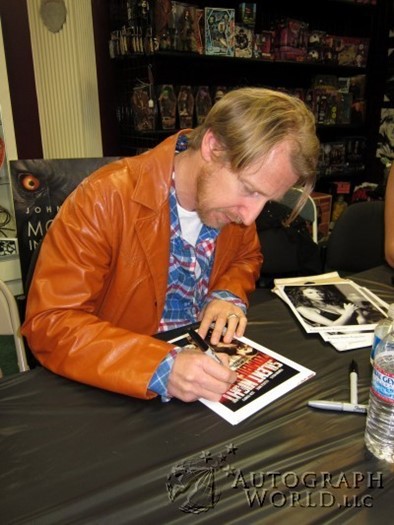 Lew Temple autograph