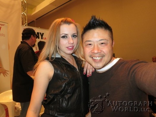 Lexi Belle autograph