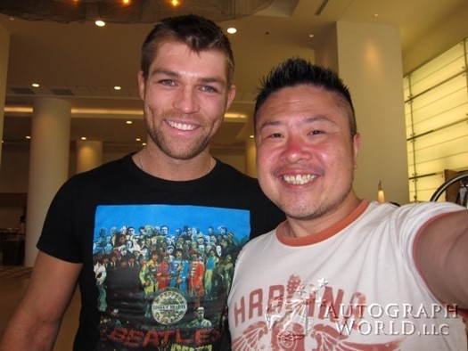 Liam McIntyre autograph