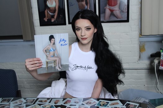 Lilly Redd autograph