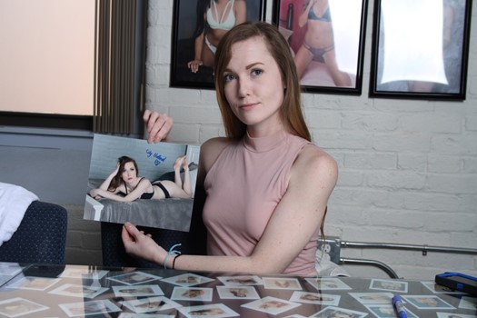 Lily Holland autograph