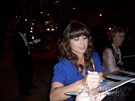 Linda Cardellini signing proof
