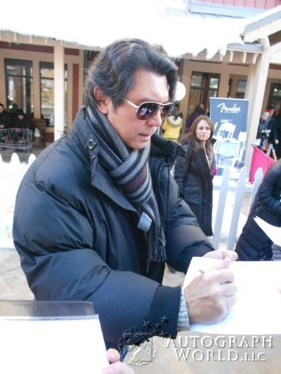 Lou Diamond Phillips autograph