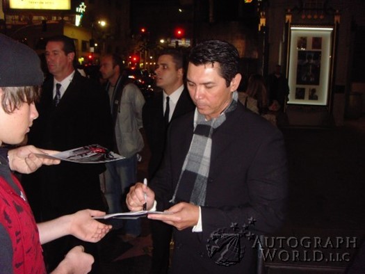 Lou Diamond Phillips autograph