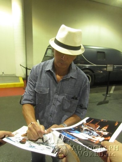 Lou Diamond Phillips autograph