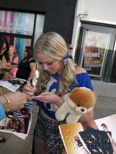 Lovey James autograph