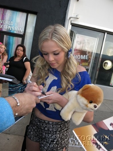 Lovey James autograph