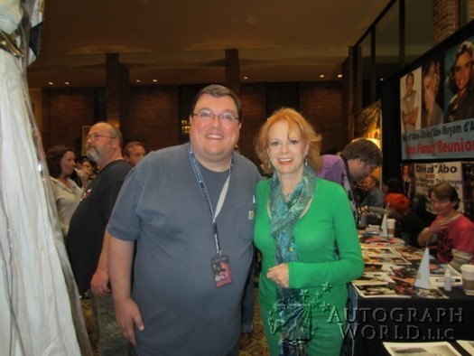 Luciana Paluzzi autograph