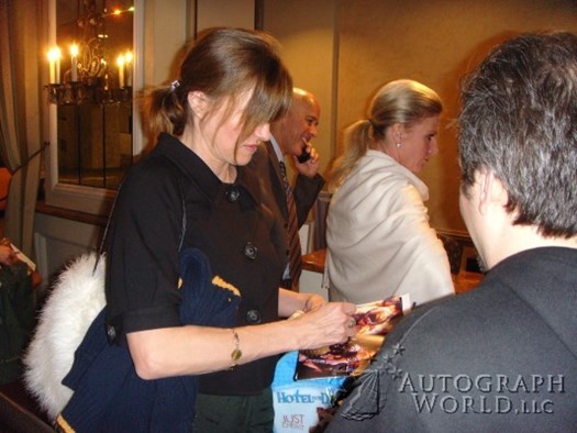 Lucy Lawless autograph