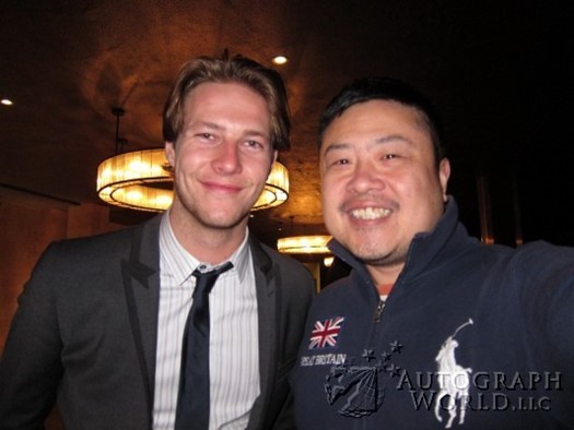 Luke Bracey autograph