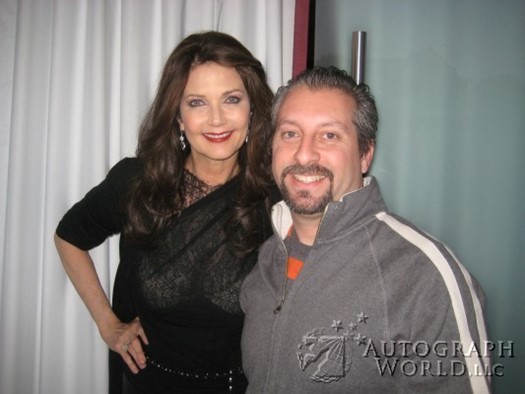 Lynda Carter autograph
