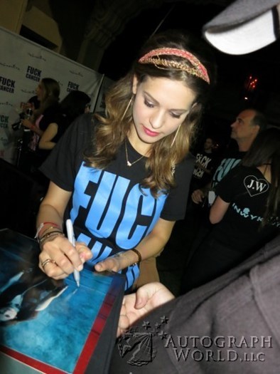 Lyndsy Fonseca autograph